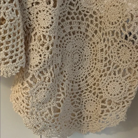 Zara Crochet Lace Top in Beige and White, M - Picture 4 of 5
